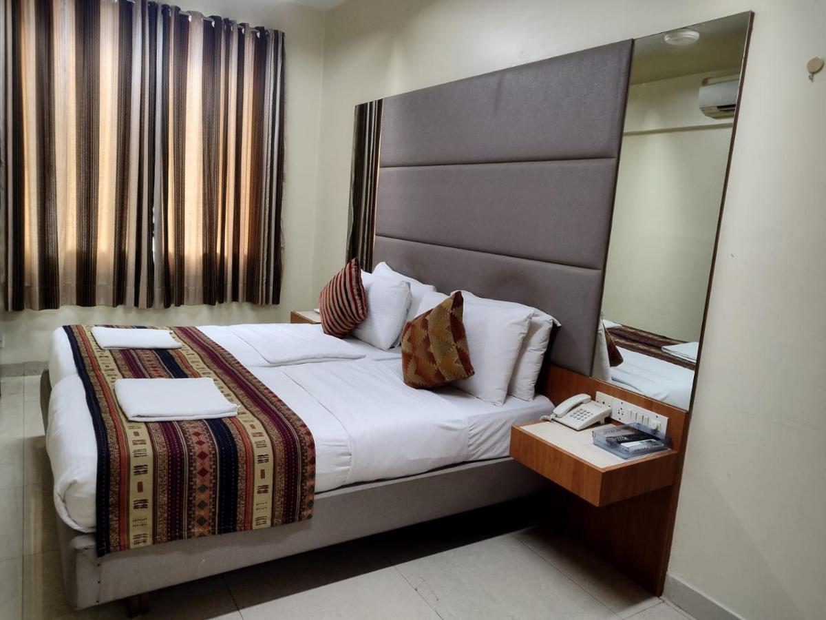 Empire Hotel 孟买 外观 照片